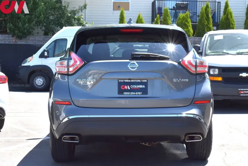2017 Nissan Murano SV photo 1