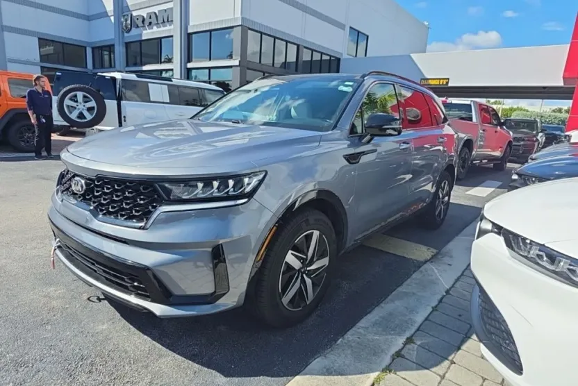 2021 Kia Sorento S photo 1