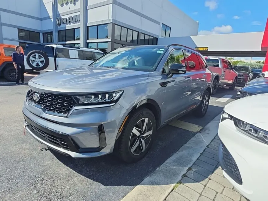 2021 Kia Sorento S photo 1