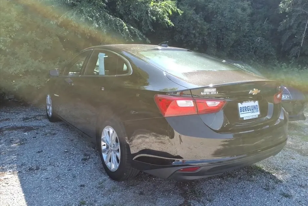 2024 Chevrolet Malibu 1LT photo 1