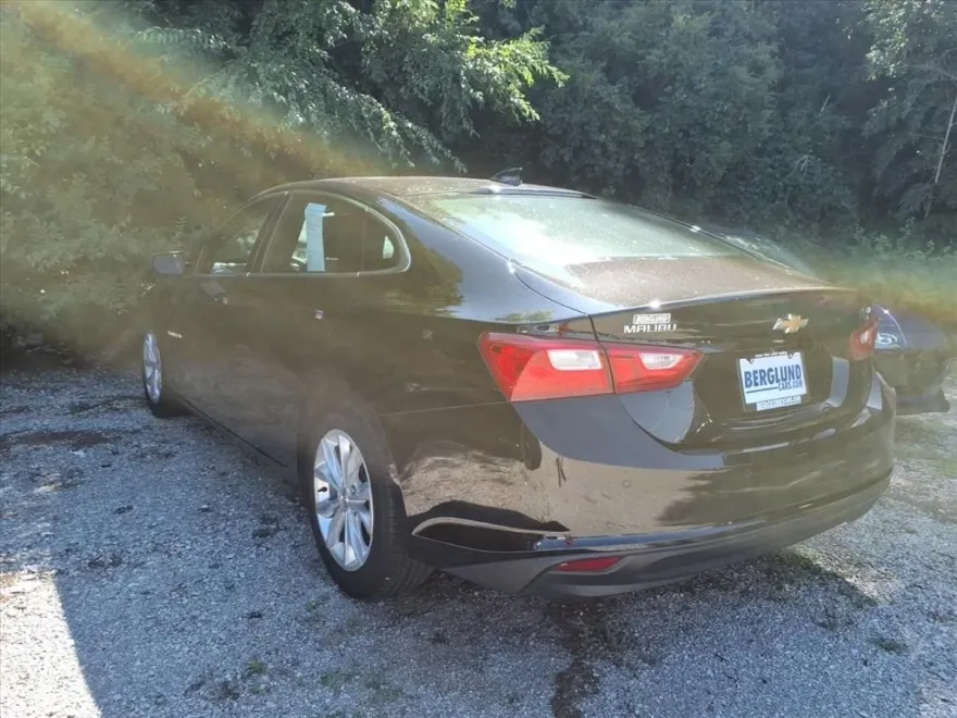 2024 Chevrolet Malibu 1LT photo 1