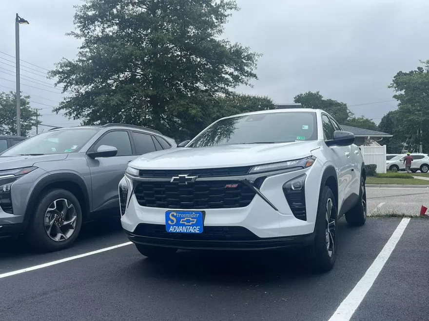 2025 Chevrolet Trax photo 1