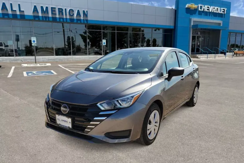 2024 Nissan Versa S photo 1