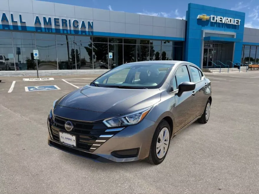 2024 Nissan Versa S photo 1