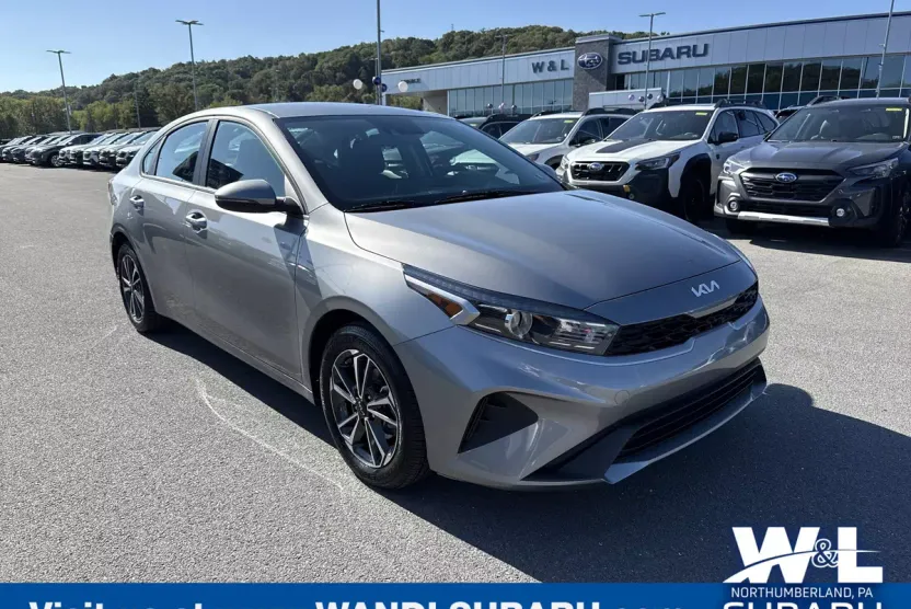 2023 Kia Forte LXS photo 1