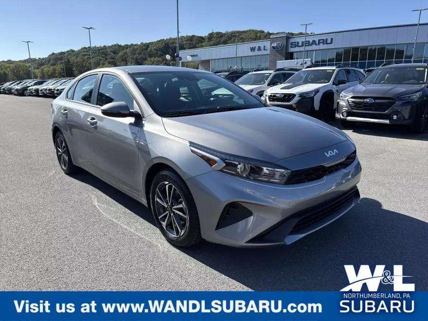 2023 Kia Forte LXS photo 1