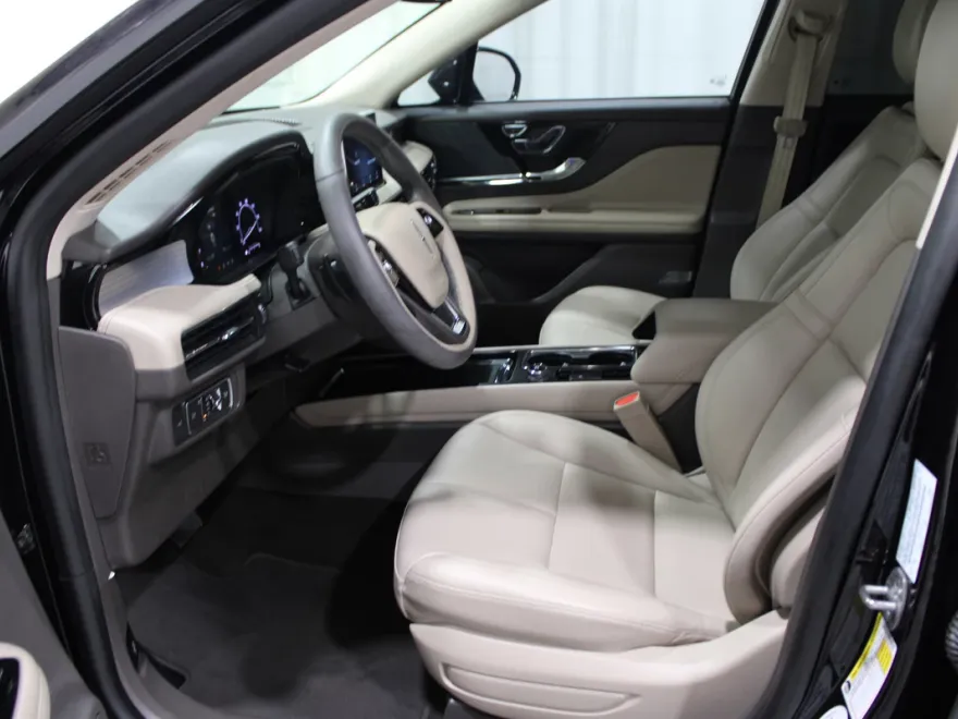 2022 Lincoln Corsair Standard photo 1