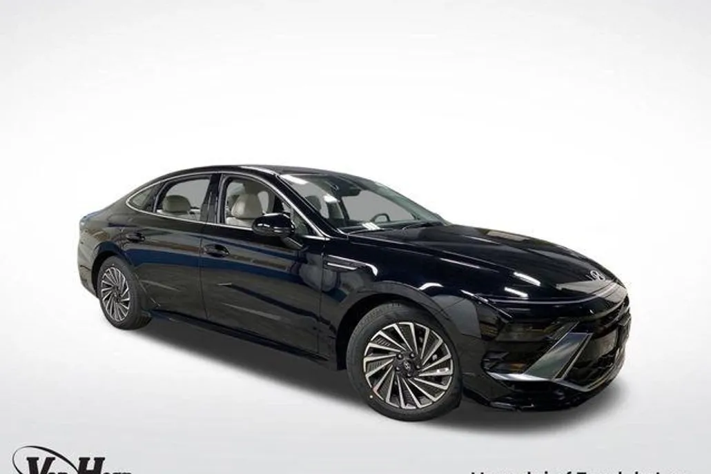 2025 Hyundai Sonata Hybrid SEL photo 1