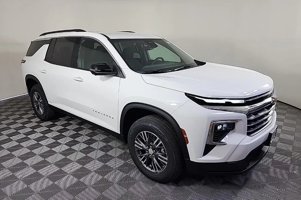 2025 Chevrolet Traverse photo 1