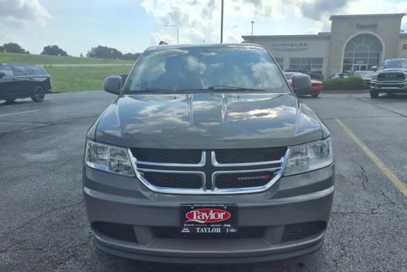 2020 Dodge Journey SE photo 1