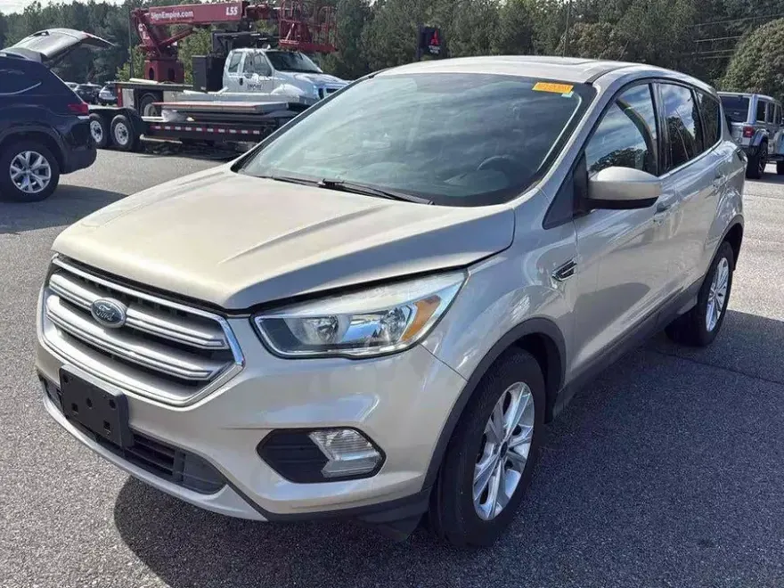 2017 Ford Escape SE photo 1