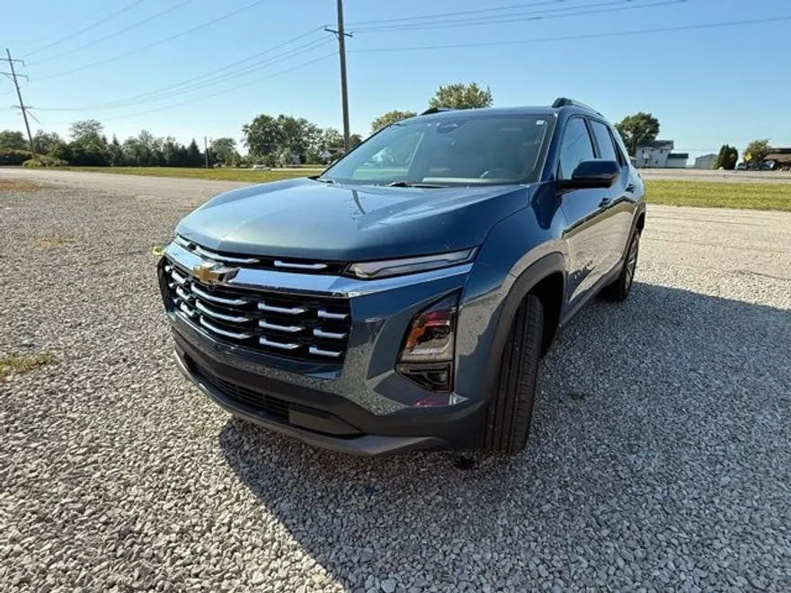 2025 Chevrolet Equinox LT photo 1