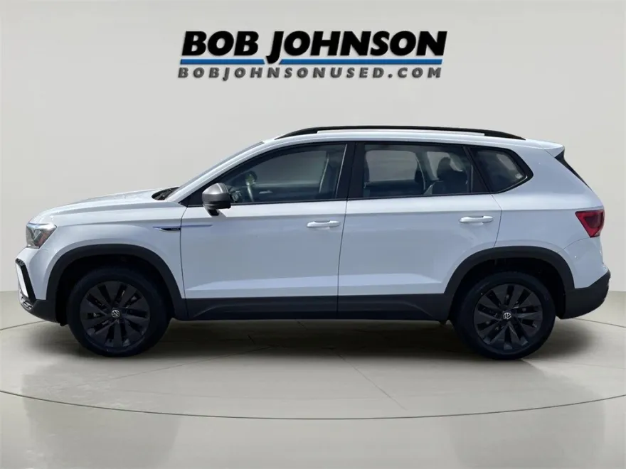 2023 Volkswagen Taos S photo 1