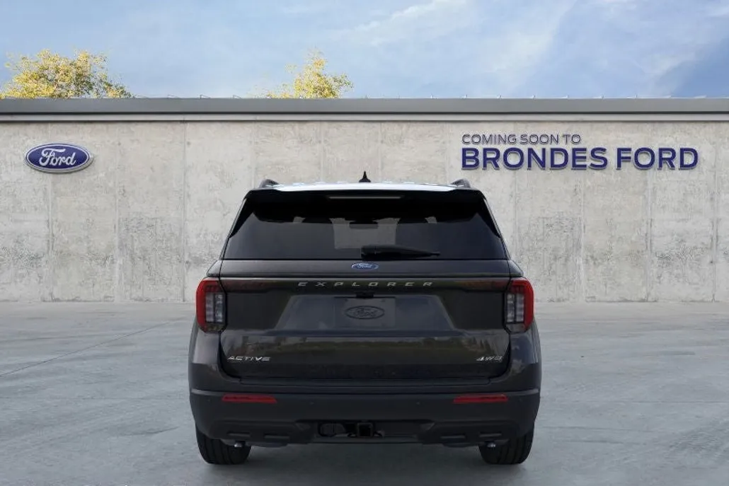 2025 Ford Explorer photo 1