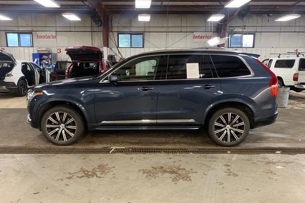 2024 Volvo XC90 B5 Plus photo 1