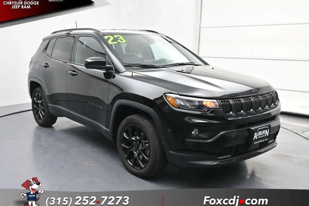 2023 Jeep Compass Latitude photo 1