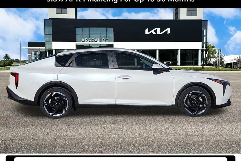 2025 Kia K4 EX photo 1