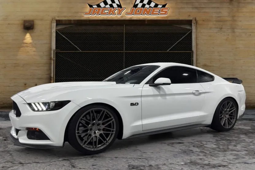 2016 Ford Mustang GT Premium photo 1