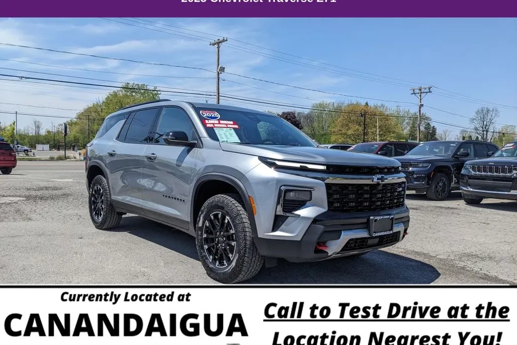 2025 Chevrolet Traverse Z71 photo 1