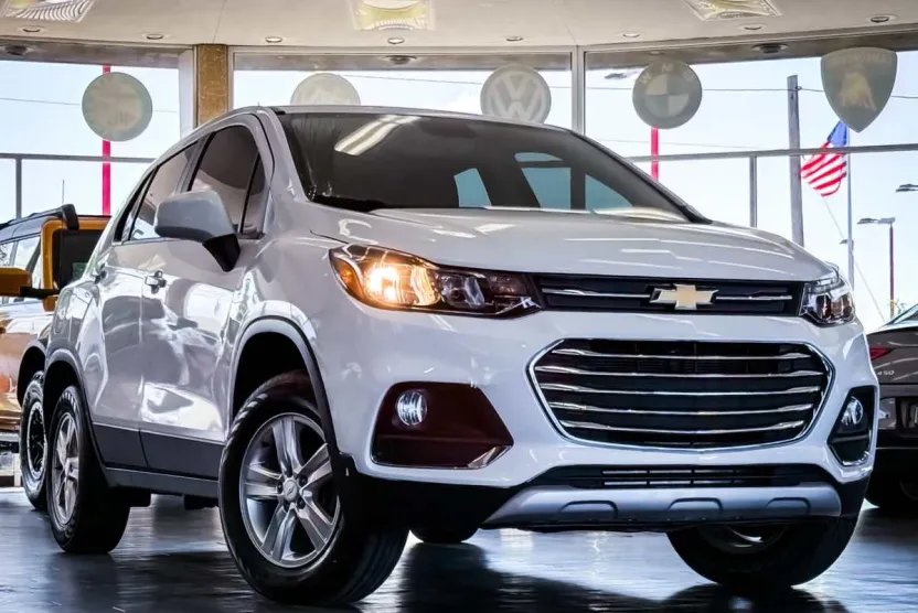 2020 Chevrolet Trax LS photo 1