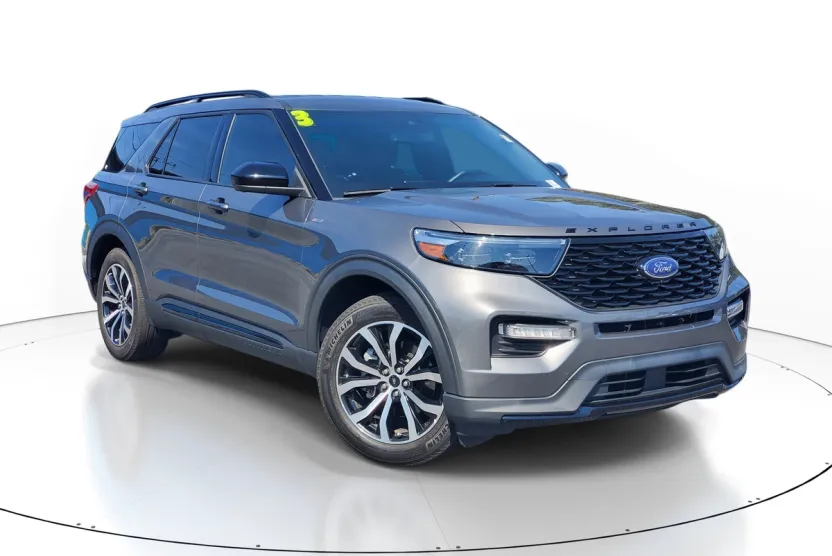 2023 Ford Explorer ST-Line photo 1