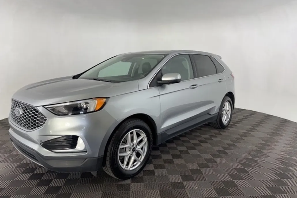 2024 Ford Edge SEL photo 1