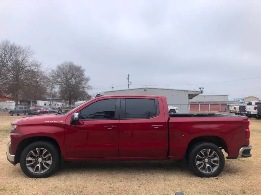 2020 Chevrolet Silverado 1500 LT photo 1