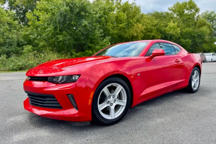 2016 Chevrolet Camaro 1LT photo 1