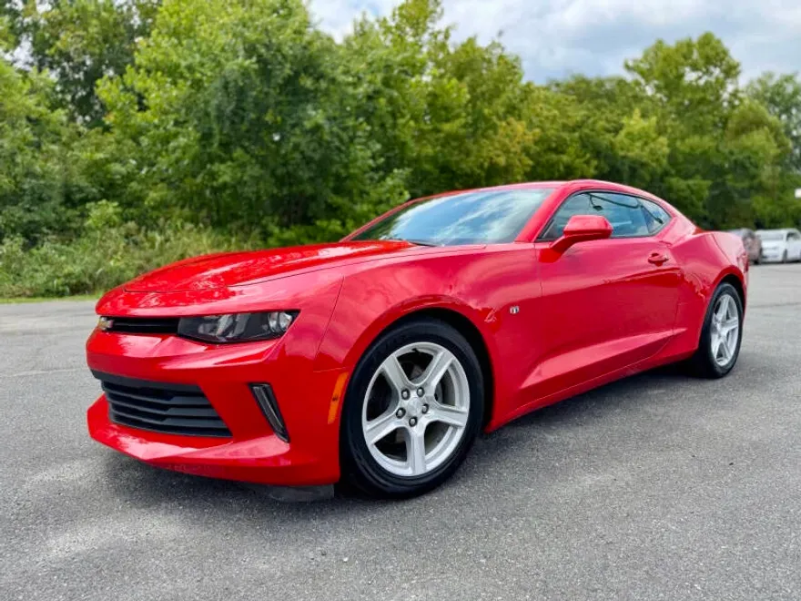 2016 Chevrolet Camaro 1LT photo 1