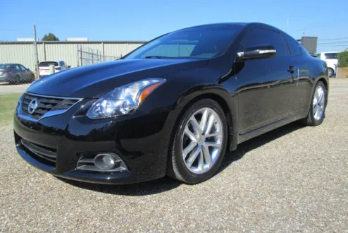 2011 Nissan Altima 3.5 SR photo 3