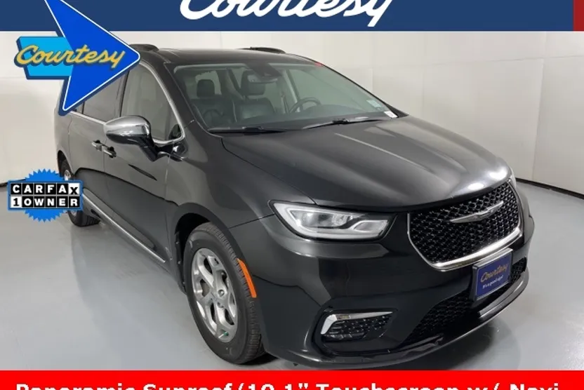2023 Chrysler Pacifica Limited photo 1