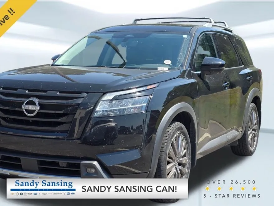 2023 Nissan Pathfinder SL photo 1