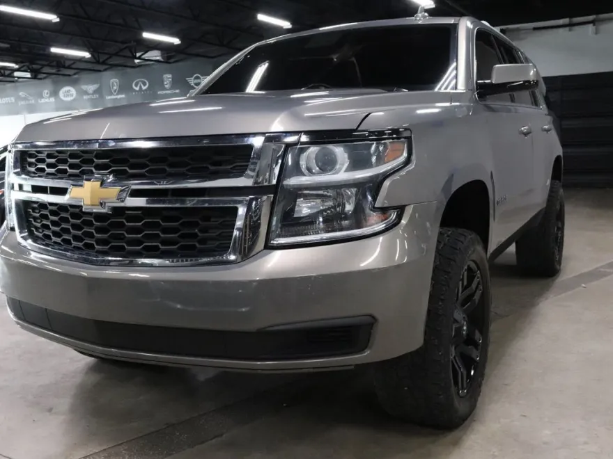 2017 Chevrolet Tahoe LT photo 1