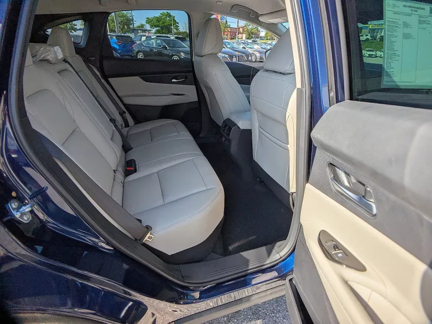 2025 Nissan Murano SV photo 1