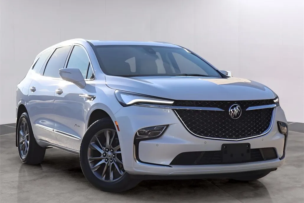 2023 Buick Enclave Avenir photo 1