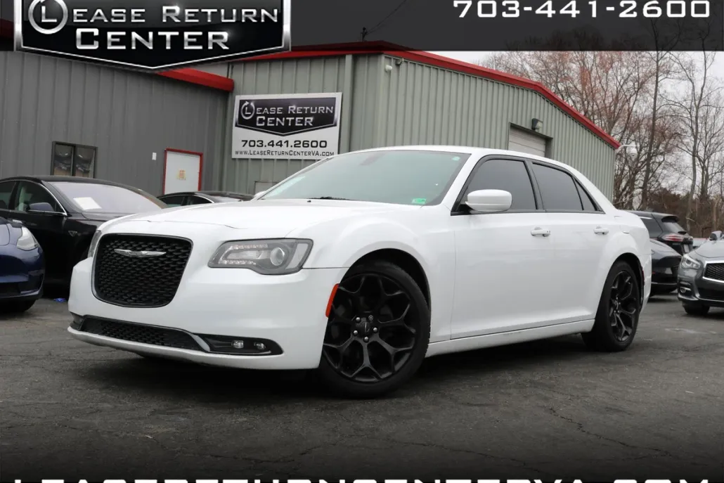 2019 Chrysler 300 LX photo 1