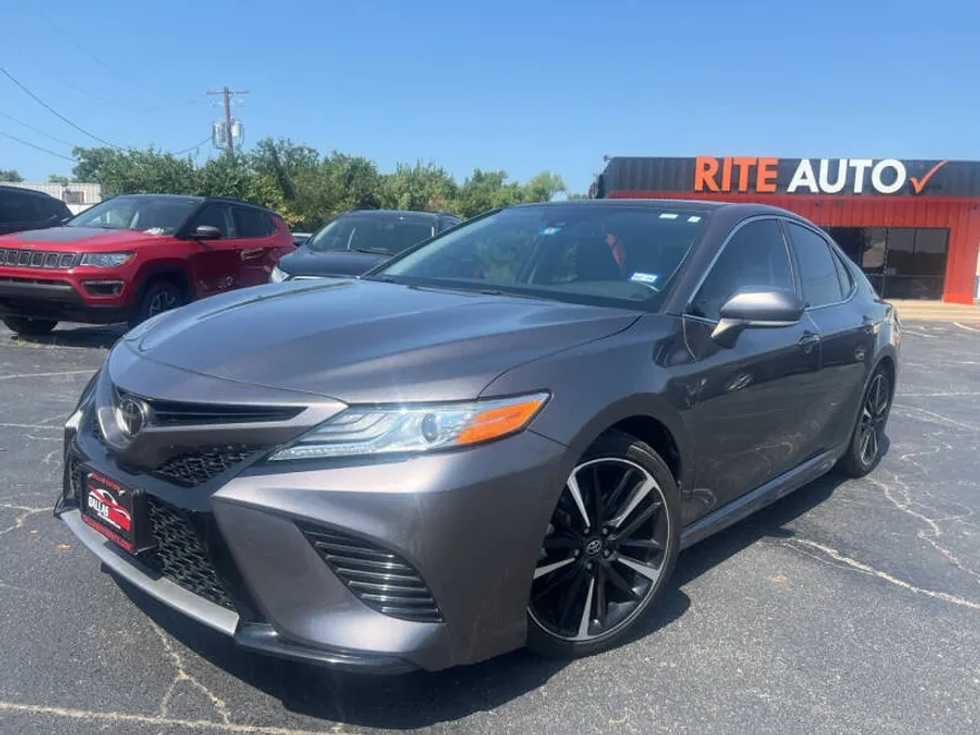 2020 Toyota Camry XSE photo 1
