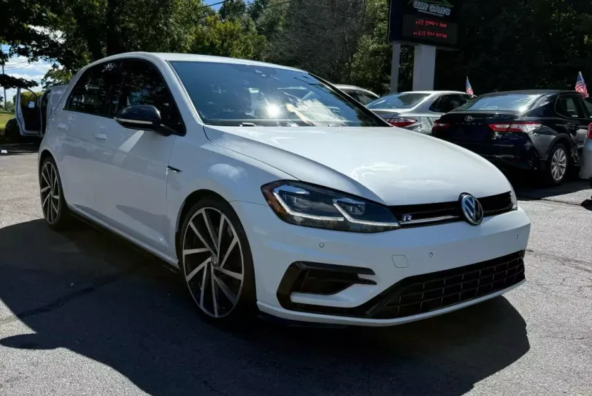 2019 Volkswagen Golf R 4Motion photo 1