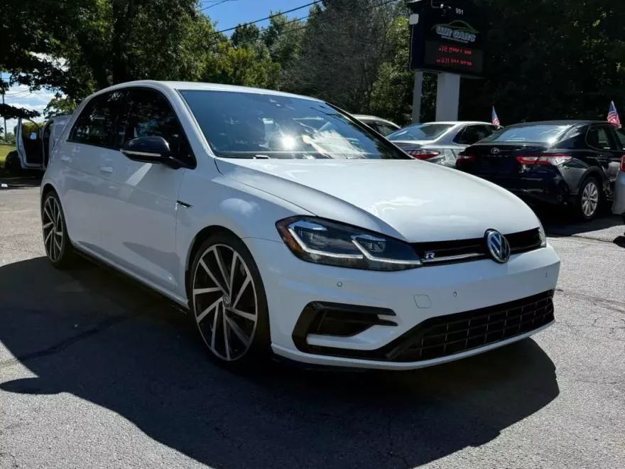 2019 Volkswagen Golf R 4Motion photo 1