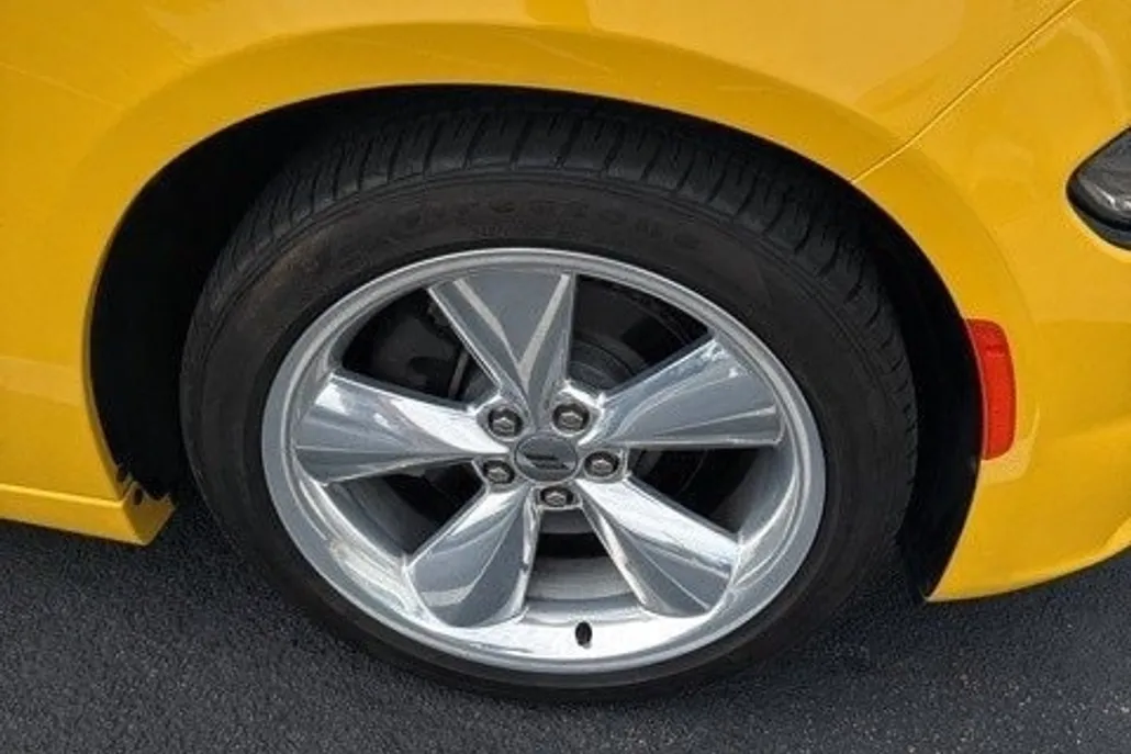 2017 Dodge Charger R/T photo 1