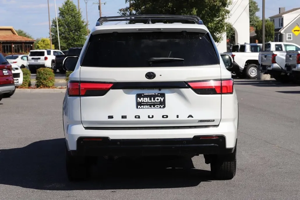 2025 Toyota Sequoia Platinum photo 1