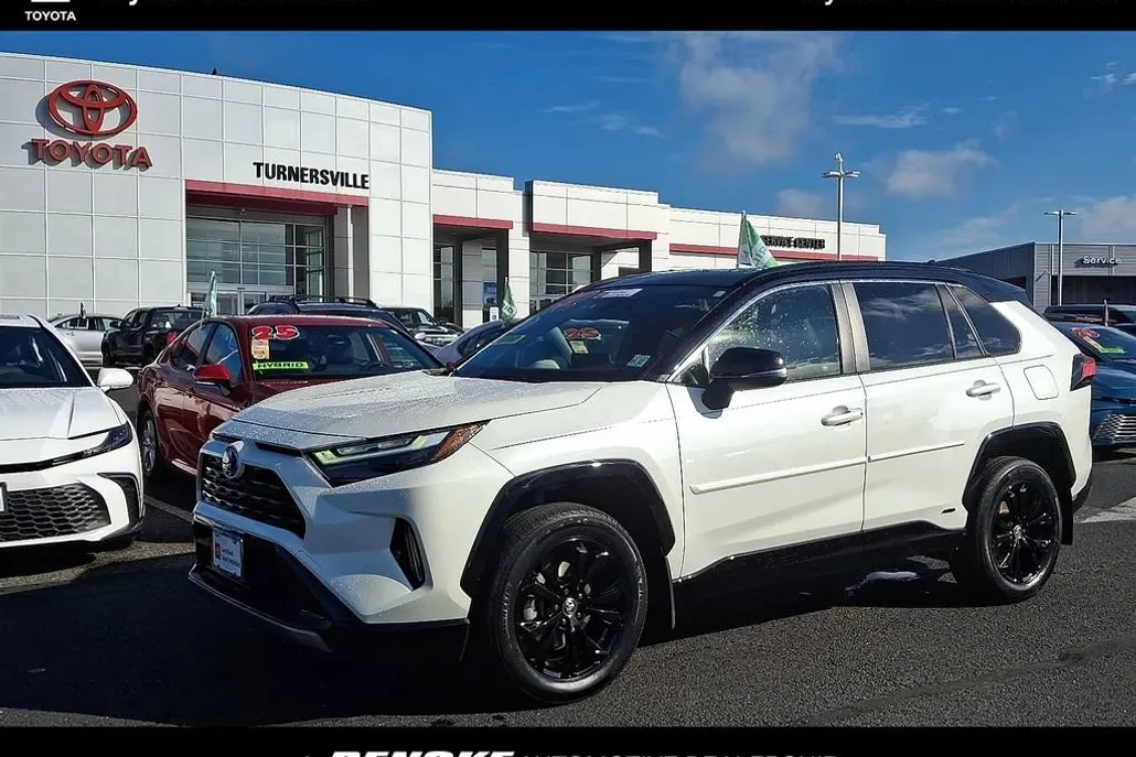 2022 Toyota RAV4 Hybrid XSE photo 1