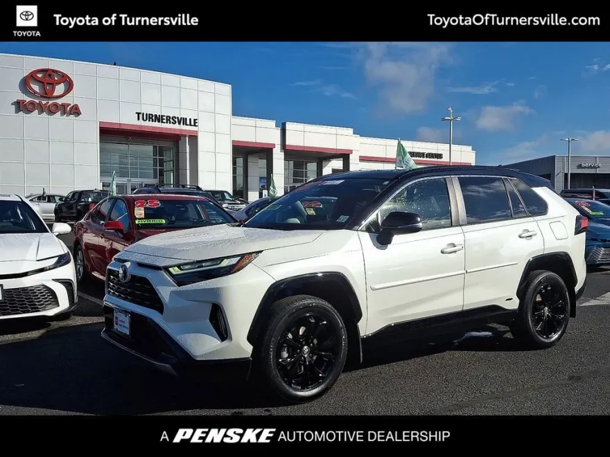 2022 Toyota RAV4 Hybrid XSE photo 1