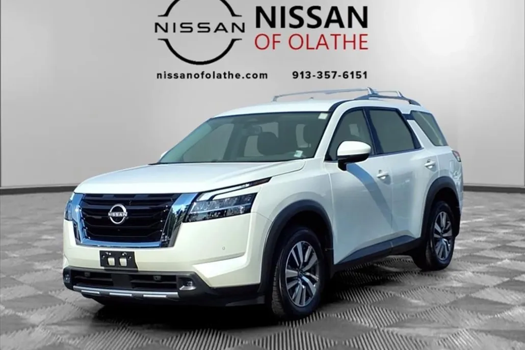 2022 Nissan Pathfinder SL photo 1
