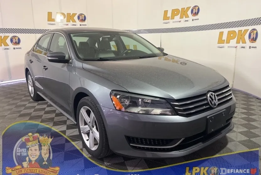 2014 Volkswagen Passat Sport photo 1