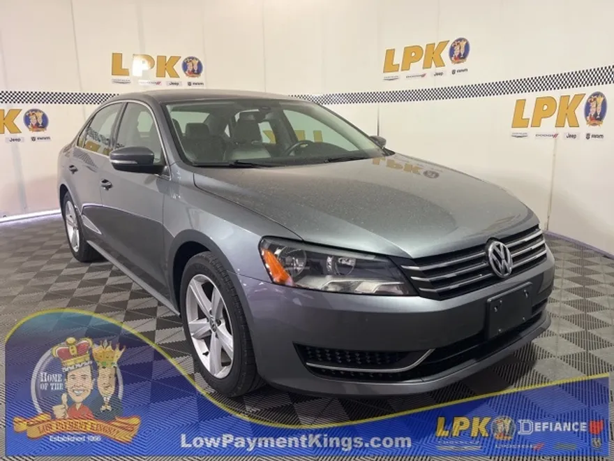 2014 Volkswagen Passat Sport photo 1