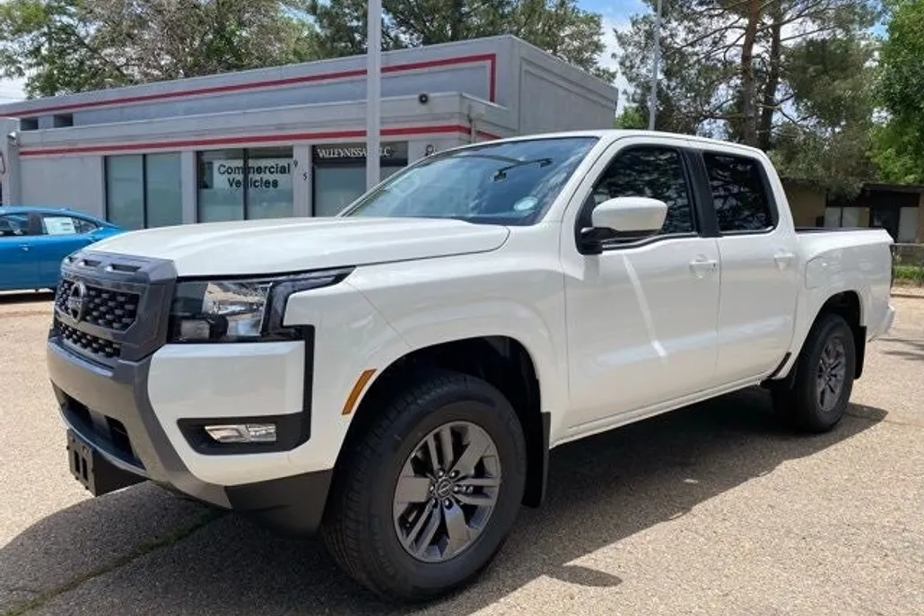 2025 Nissan Frontier SV photo 1