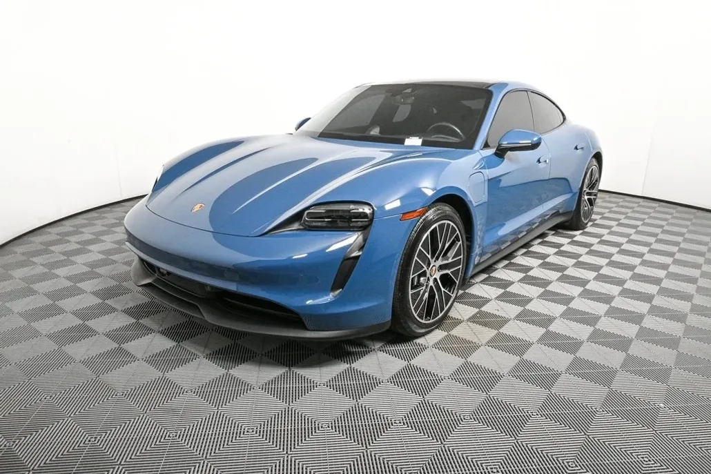 2021 Porsche Taycan photo 1