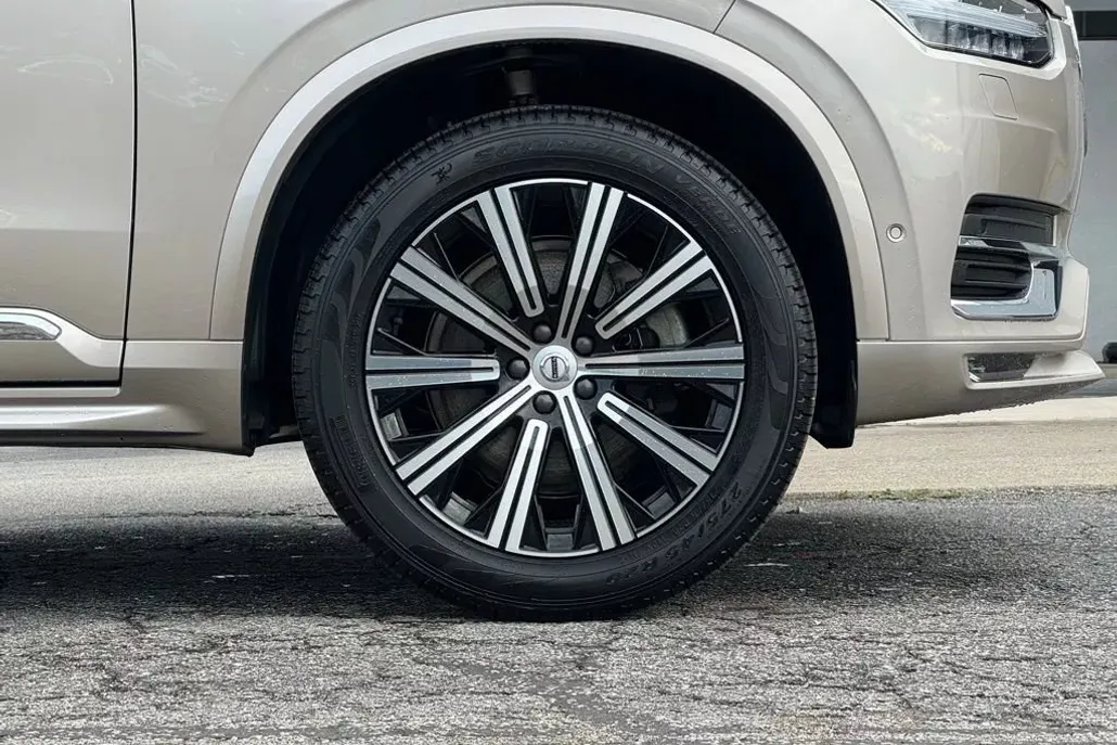 2023 Volvo XC90 Plus AWD Sport photo 1