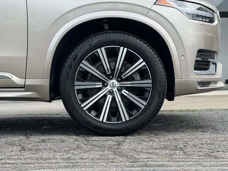 2023 Volvo XC90 Plus AWD Sport photo 1